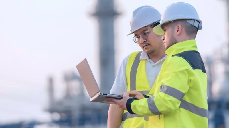 cross-industry-expertise-energy-data-management-hero-banner