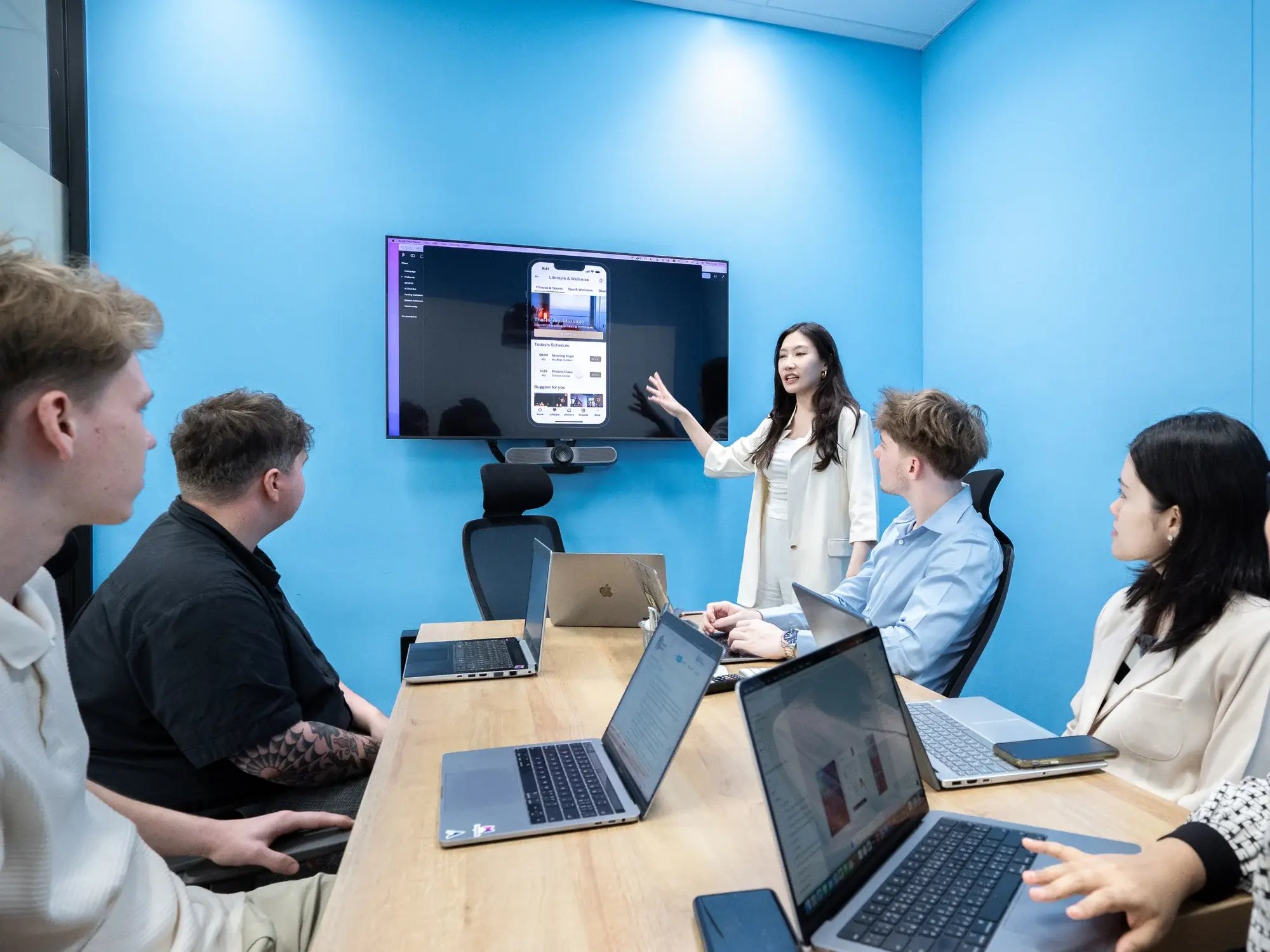 seven-peaks-product-focus-group-meeting